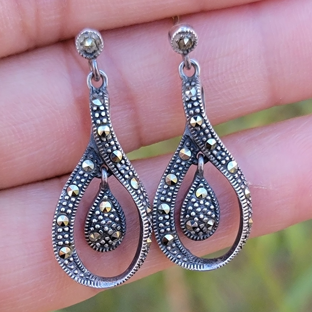 Fancy Art Deco style 925 sterling silver twisted teadrop marcasite earrings